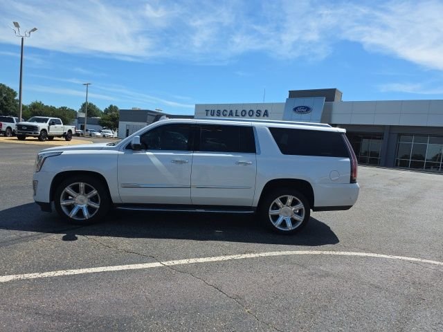 Used 2018 White Cadillac Premium image 6