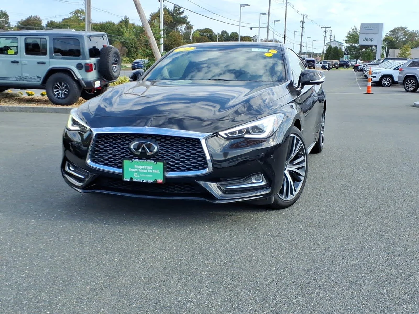 Used 2022 Black Obsidian INFINITI LUXE image 2