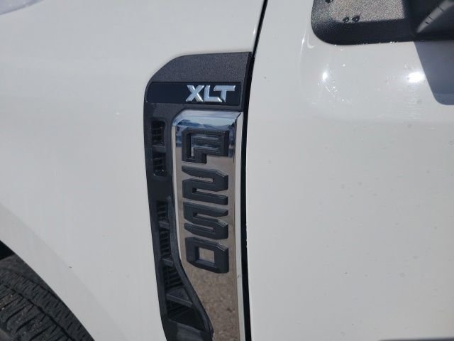 Used 2025 Oxford White Ford XLT image 9
