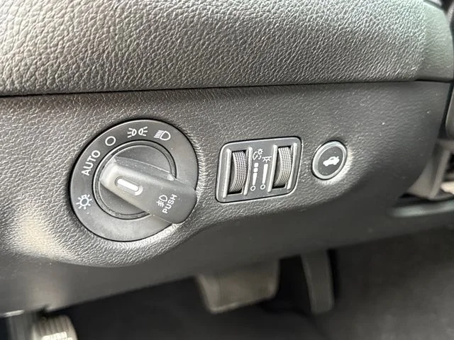 Used 2023 Destroyer Gray Clearcoat Dodge SXT image 24