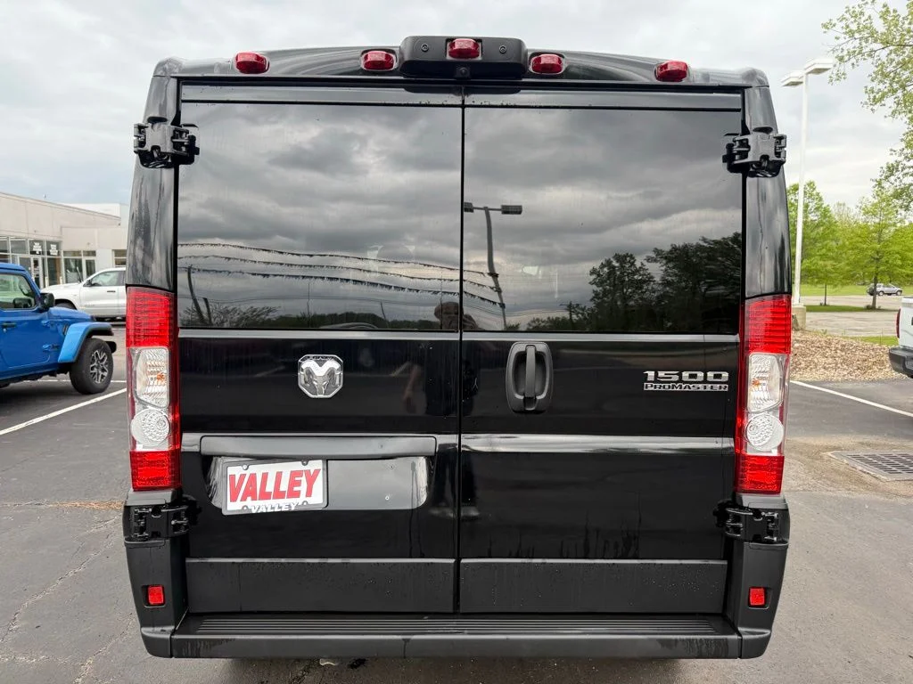 New 2026 Black Clear-Coat Exterior Paint RAM Low Roof image 4