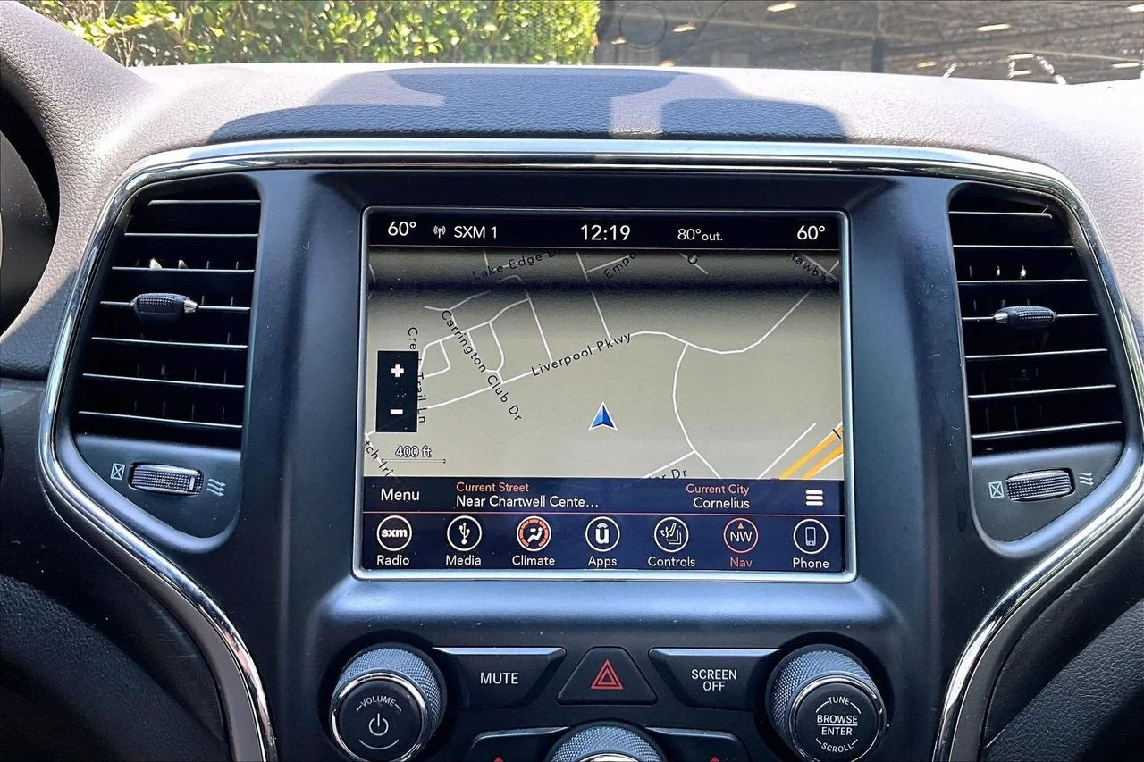 Certified Used 2018 Black Jeep Altitude image 13