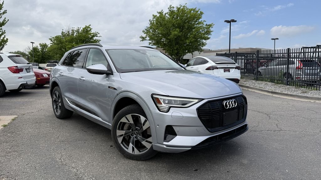 2022 Audi e-tron 95 kWh Premium quattro's photo