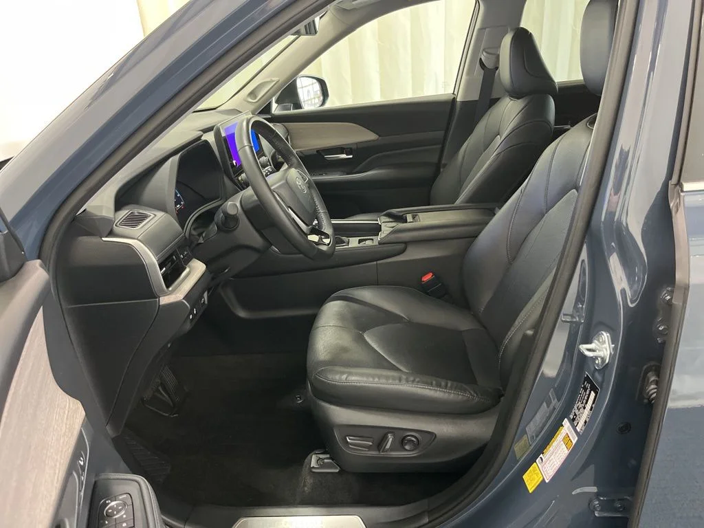Used 2024 White Toyota Limited image 3