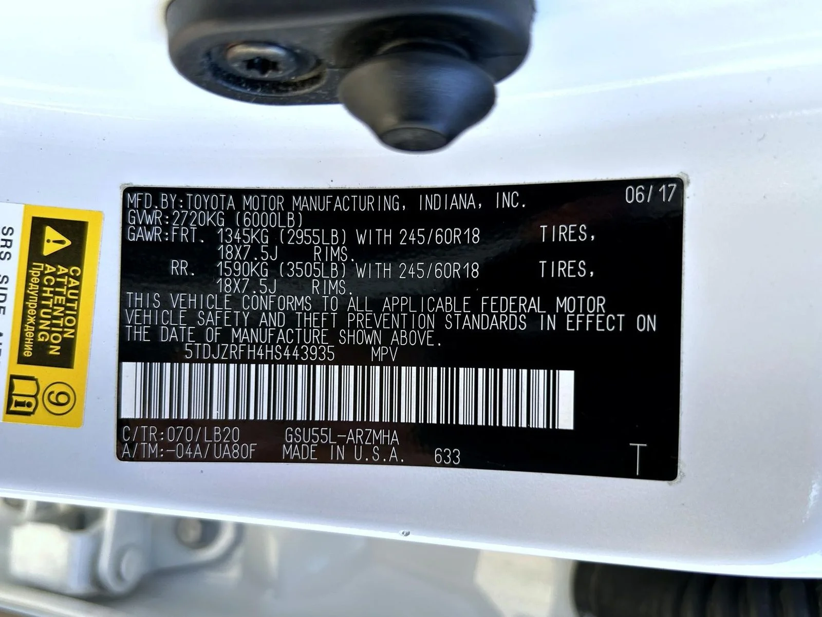 Used 2017 White Toyota XLE image 25