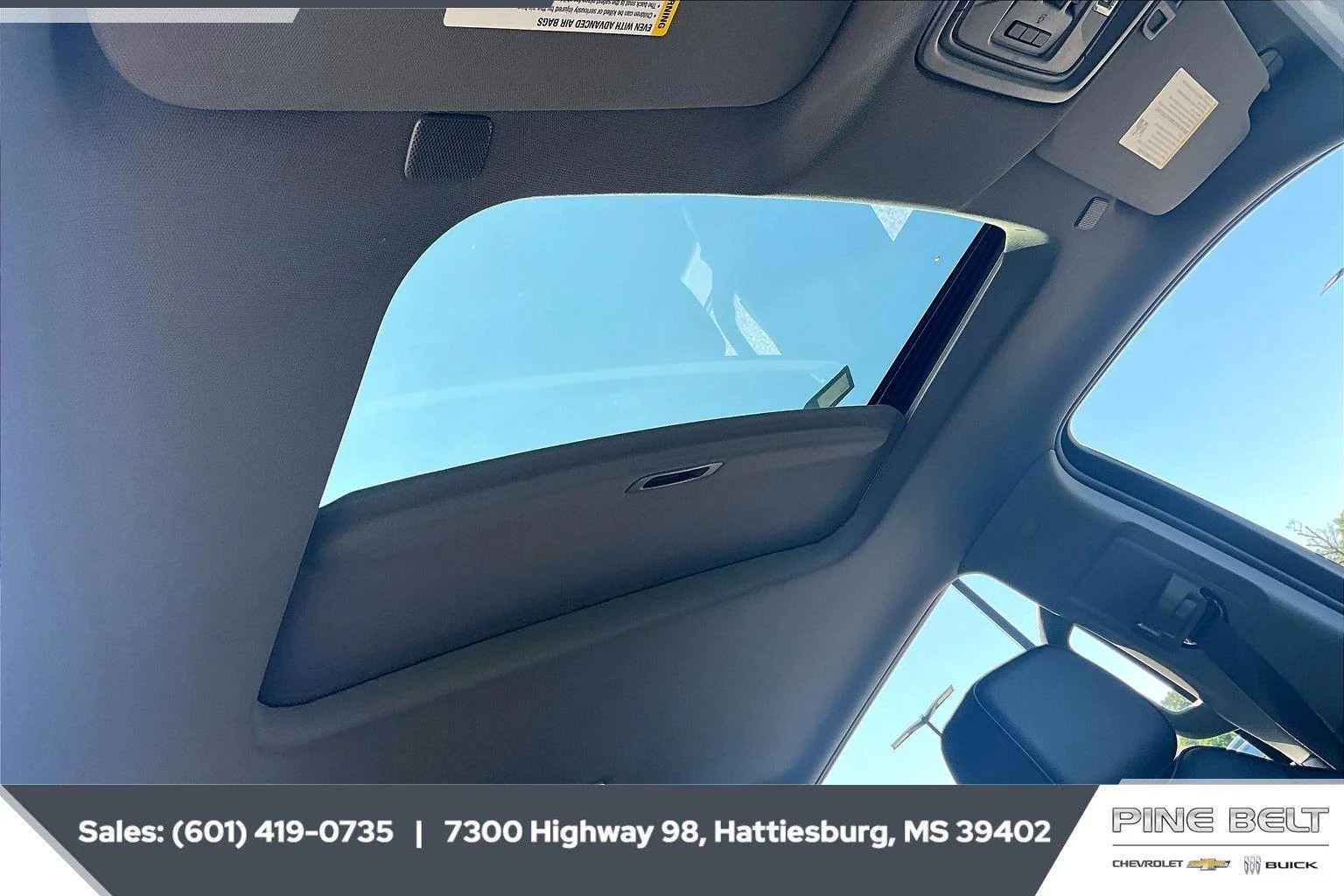 Used 2024 White Frost Tricoat GMC Denali image 17