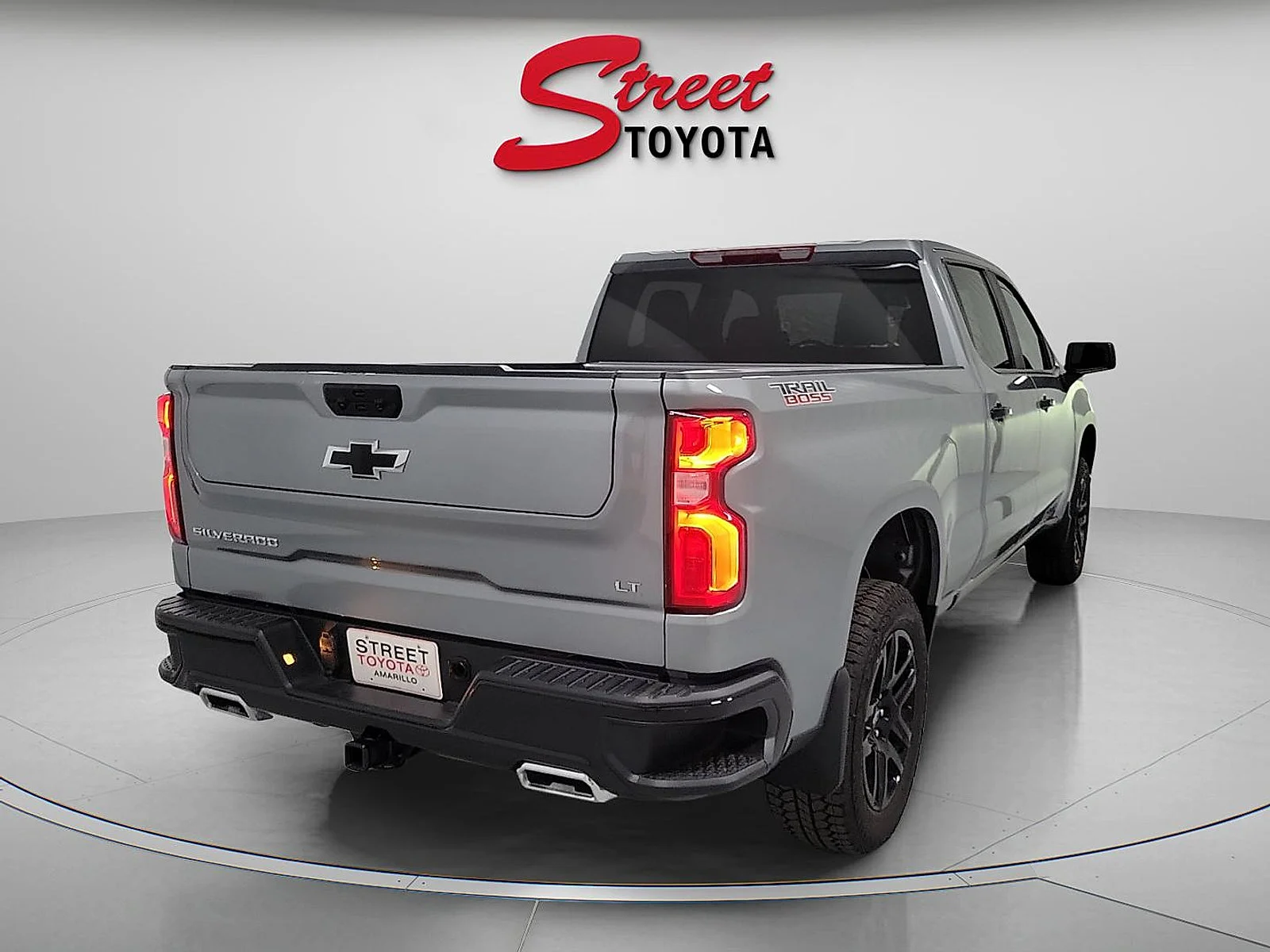 Used 2025 Sterling Gray Metallic Chevrolet LT Trail Boss image 4