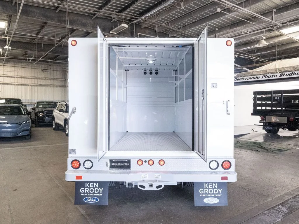 2026 Ford F-350 Super Duty Chassis Cab XL - Photo 21