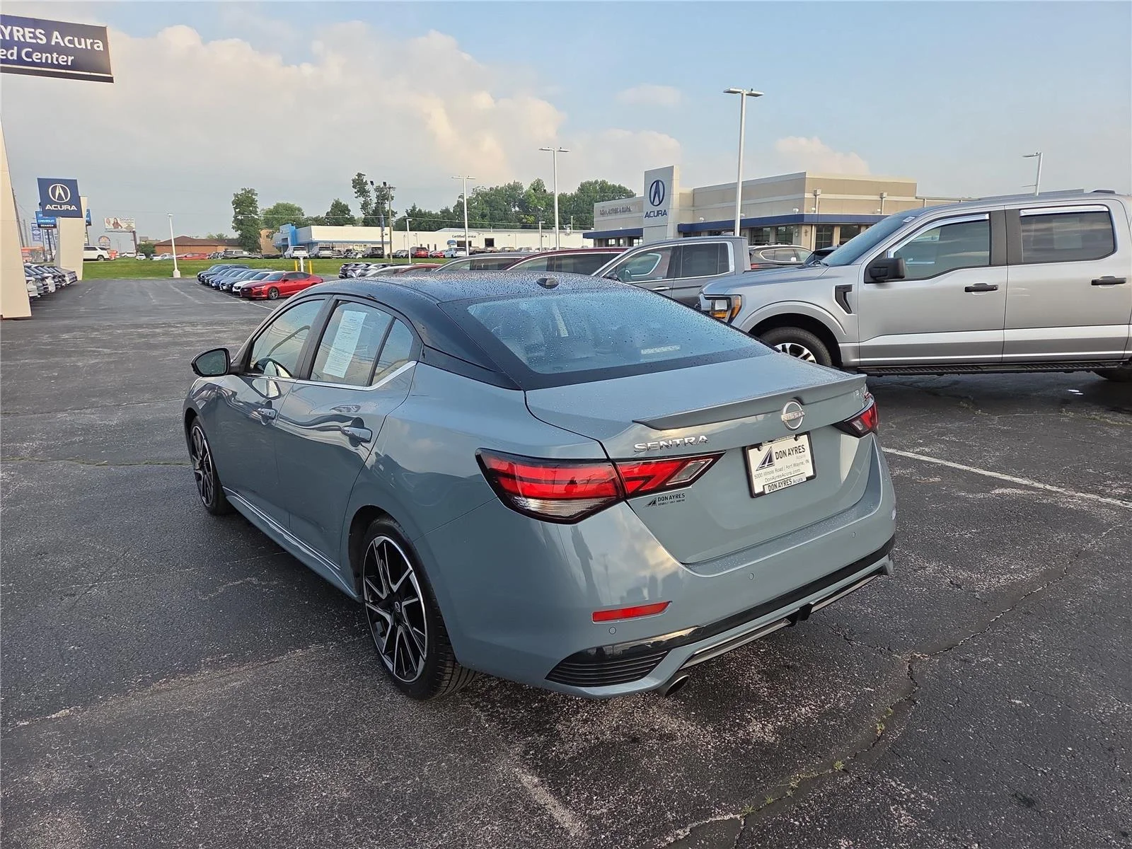 Used 2024 Atlantic Gray Metallic/Super Black Nissan SR image 28