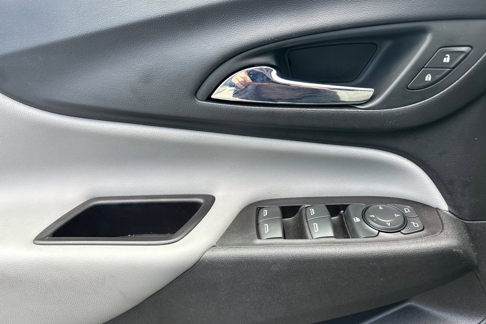 Used 2022 Iron Gray Metallic Chevrolet LT image 11