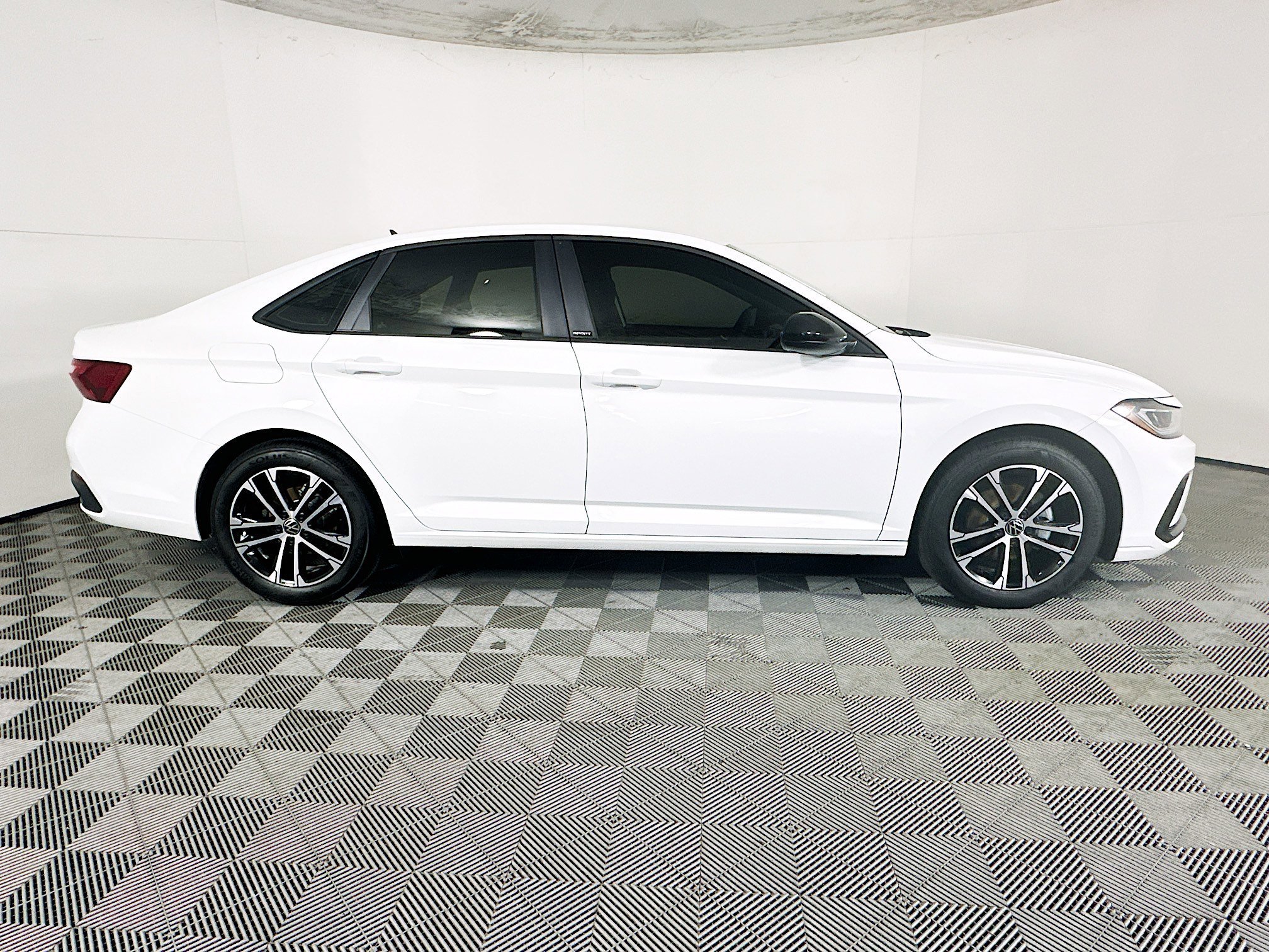 2026 Volkswagen Jetta thumbnail 4