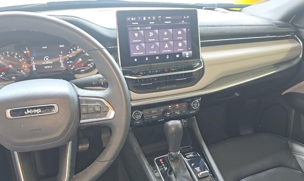Used 2025 White Jeep Limited image 7