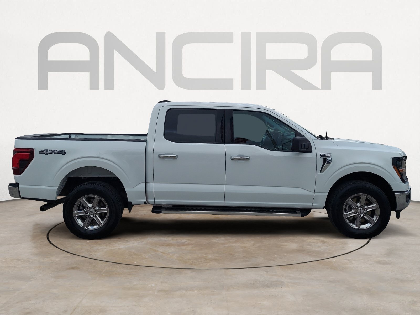 Used 2025 Oxford White Ford XLT image 11