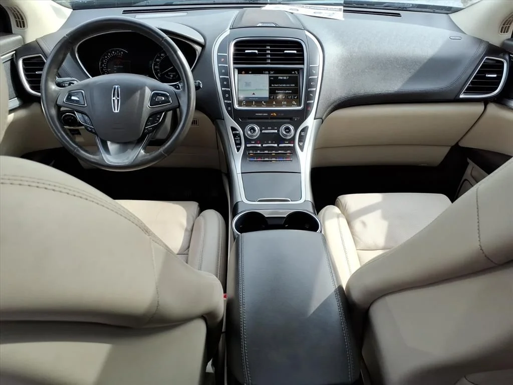 Used 2018 Blue Lincoln Reserve image 9