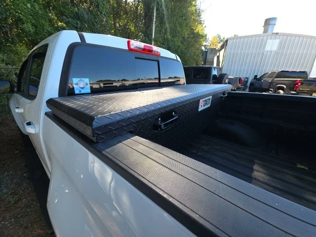 Used 2017 White Chevrolet Z71 image 13