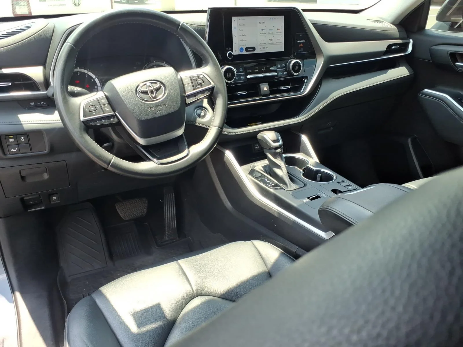 Used 2023 Magnetic Gray Metallic Toyota XLE image 23