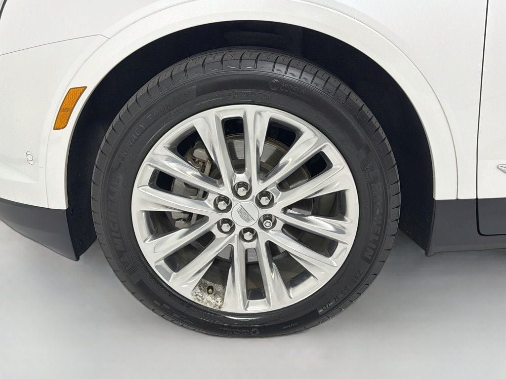 Used 2018 Crystal White Tricoat Cadillac AWD 4dr Platinum image 32