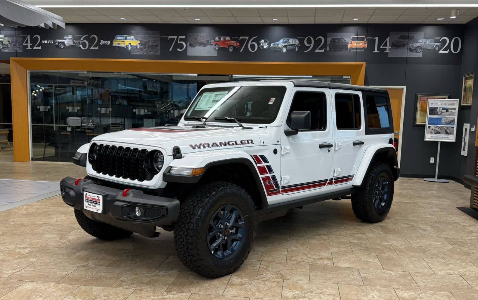 New 2026 BRIGHT WHITE CLEAR COAT Jeep Sport S image 2