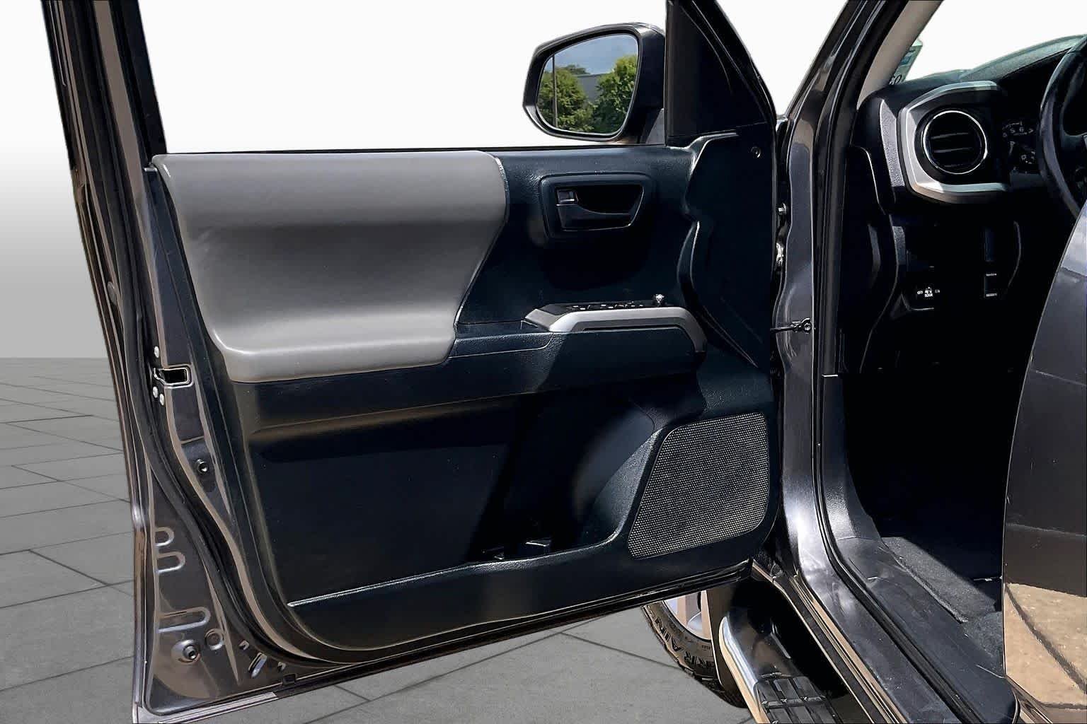 Used 2017 Magnetic Gray Metallic Toyota SR5 image 22