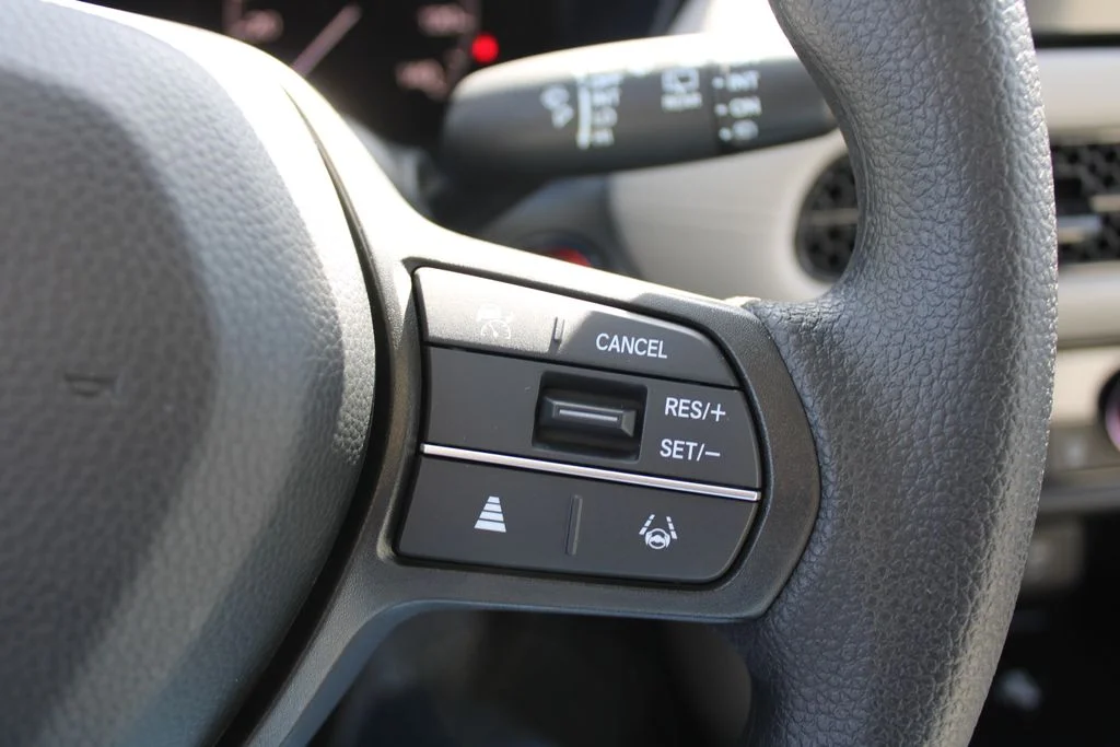 New 2026 Platinum White Pearl Honda AWD LX image 32