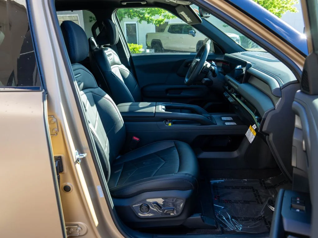 New 2027 Terrain Brown Matte Kia X-Line SX image 10