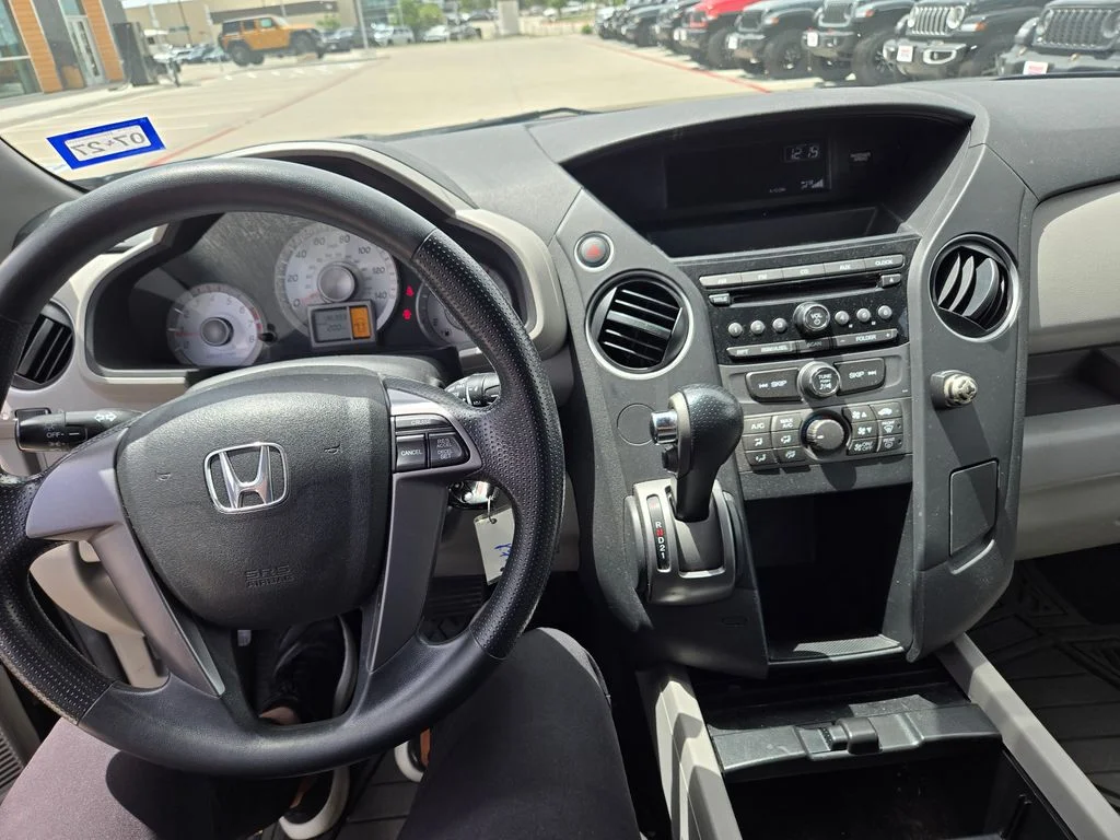 Used 2012  Honda LX image 10