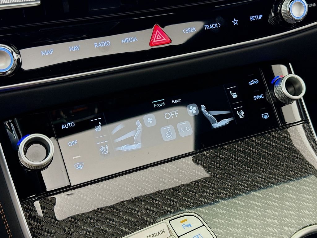 2026 GENESIS GV70 Sport Prestige - Photo 16