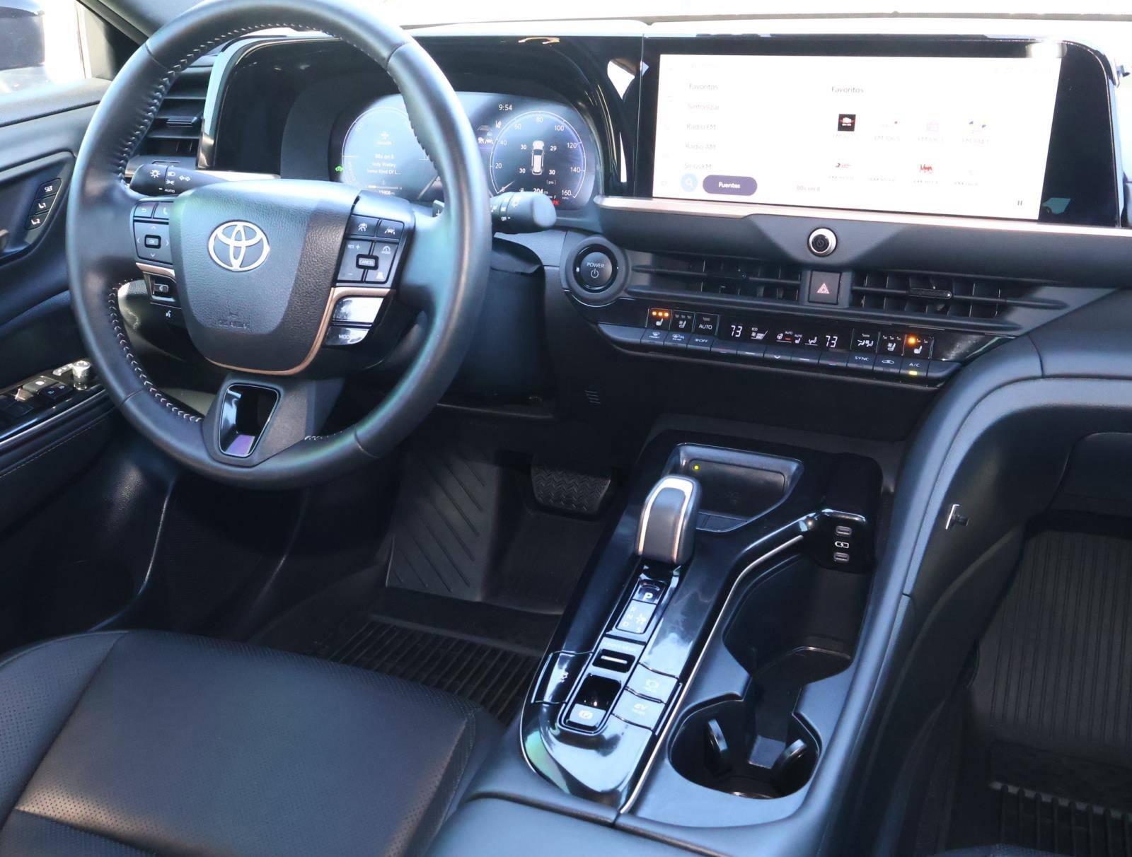 2025 Toyota Crown Signia XLE - Photo 11