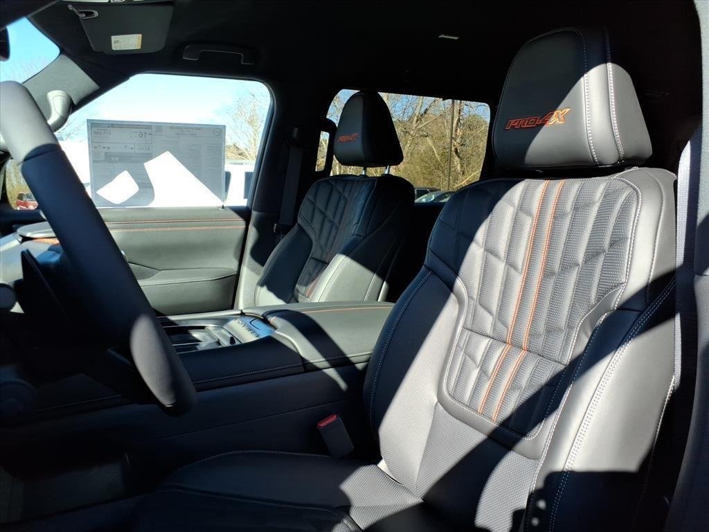 New 2026 Aspen White TriCoat / Super Black Two-tone Nissan PRO-4X® image 8