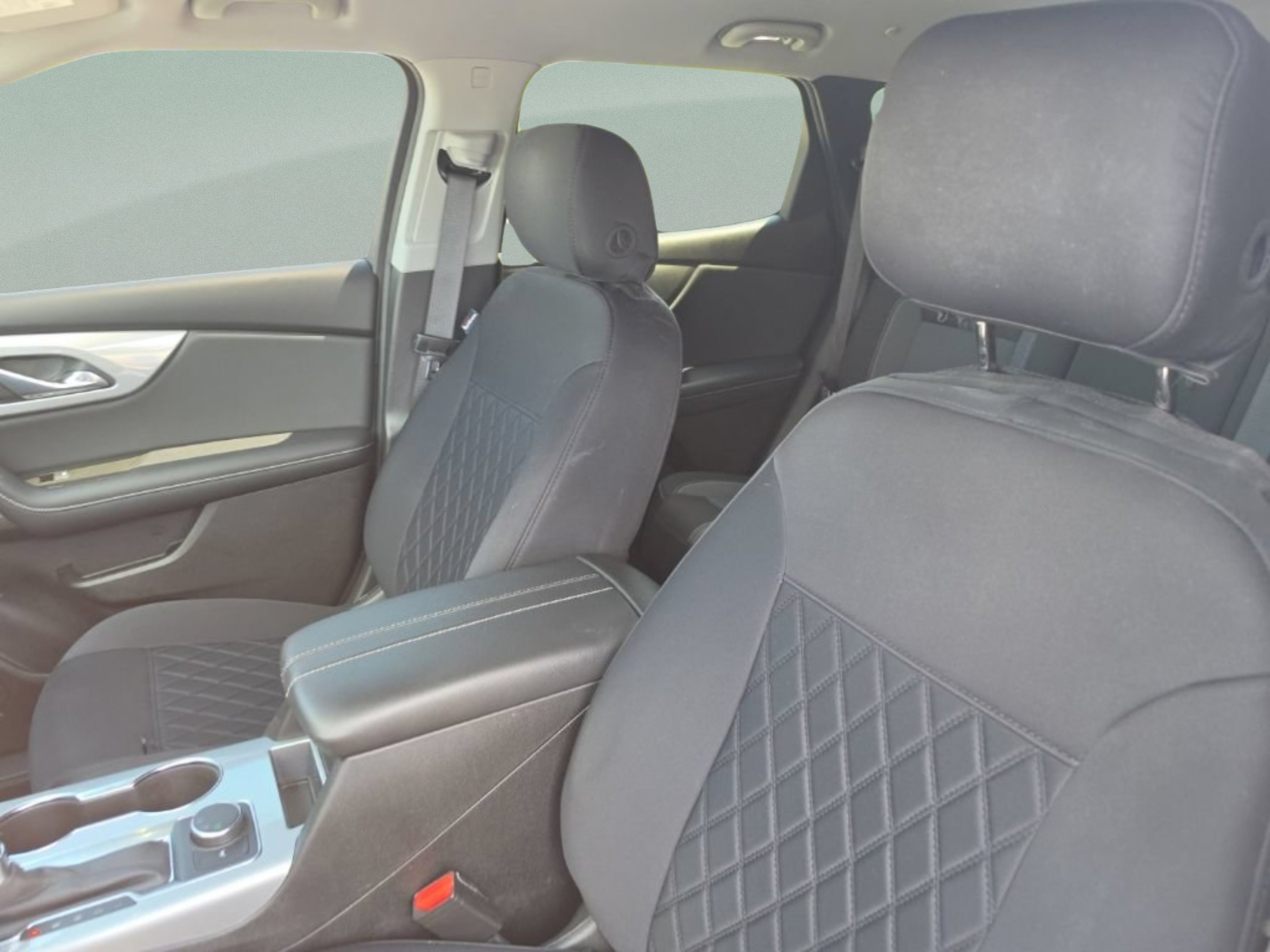 Used 2024 Summit White Chevrolet 2LT image 25