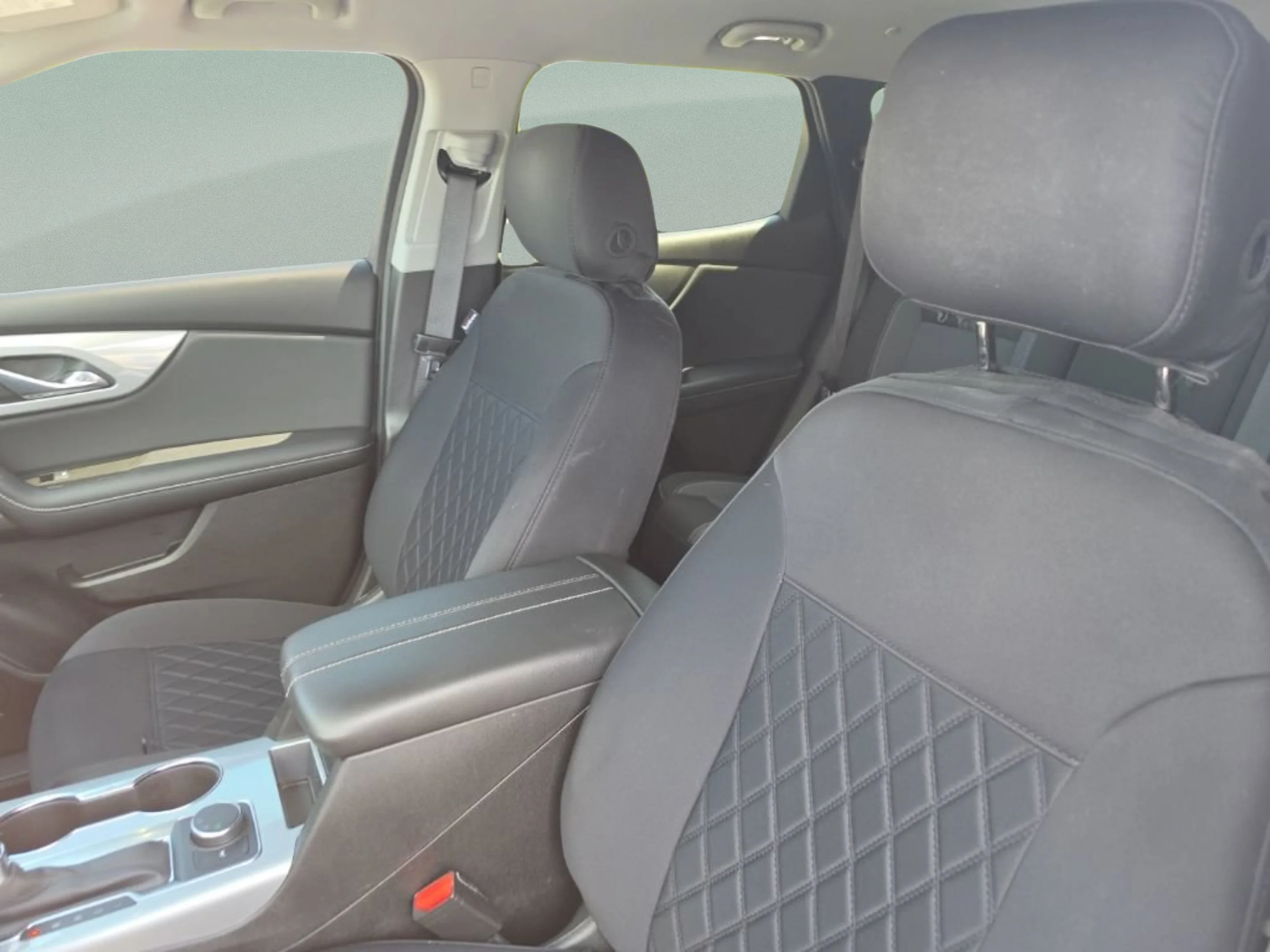 Used 2024 Summit White Chevrolet 2LT image 25