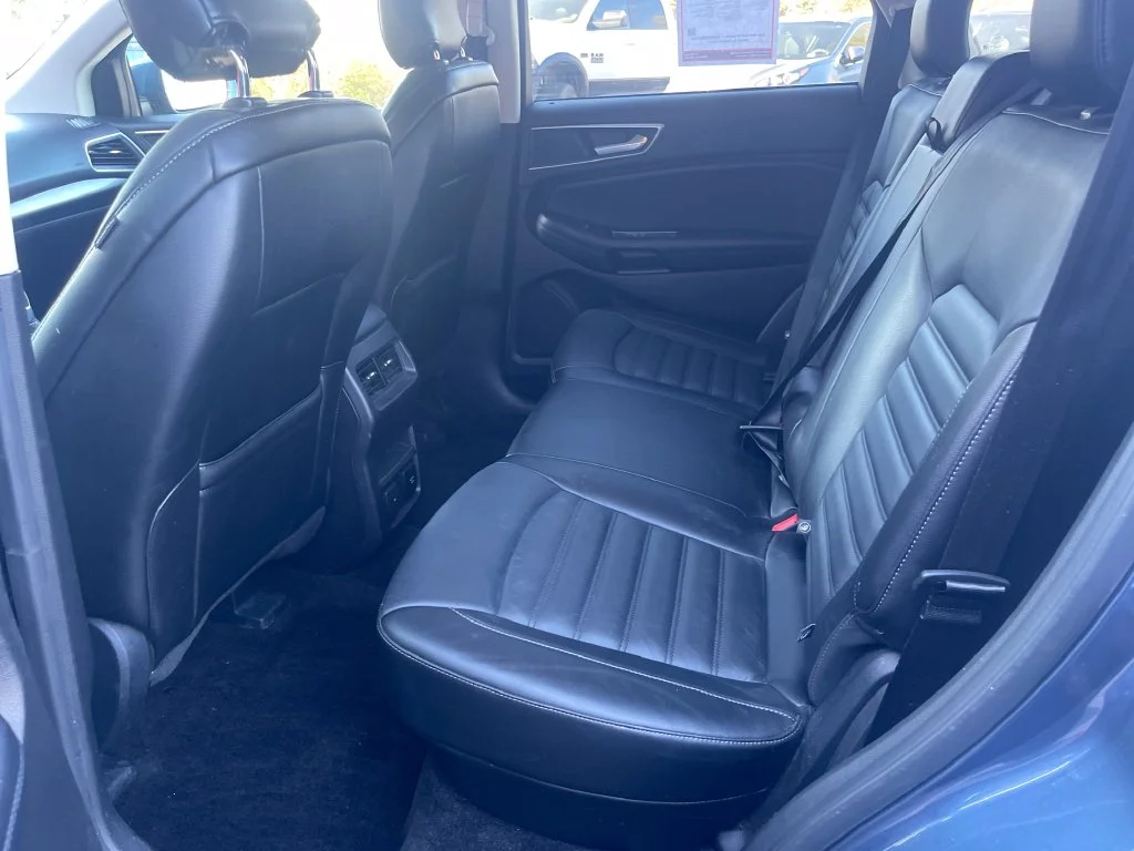 Used 2018 Blue Ford SEL image 28