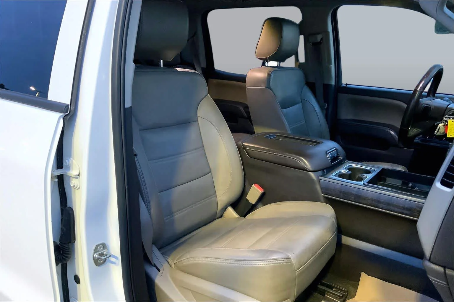 Used 2016 Summit White GMC Denali image 8