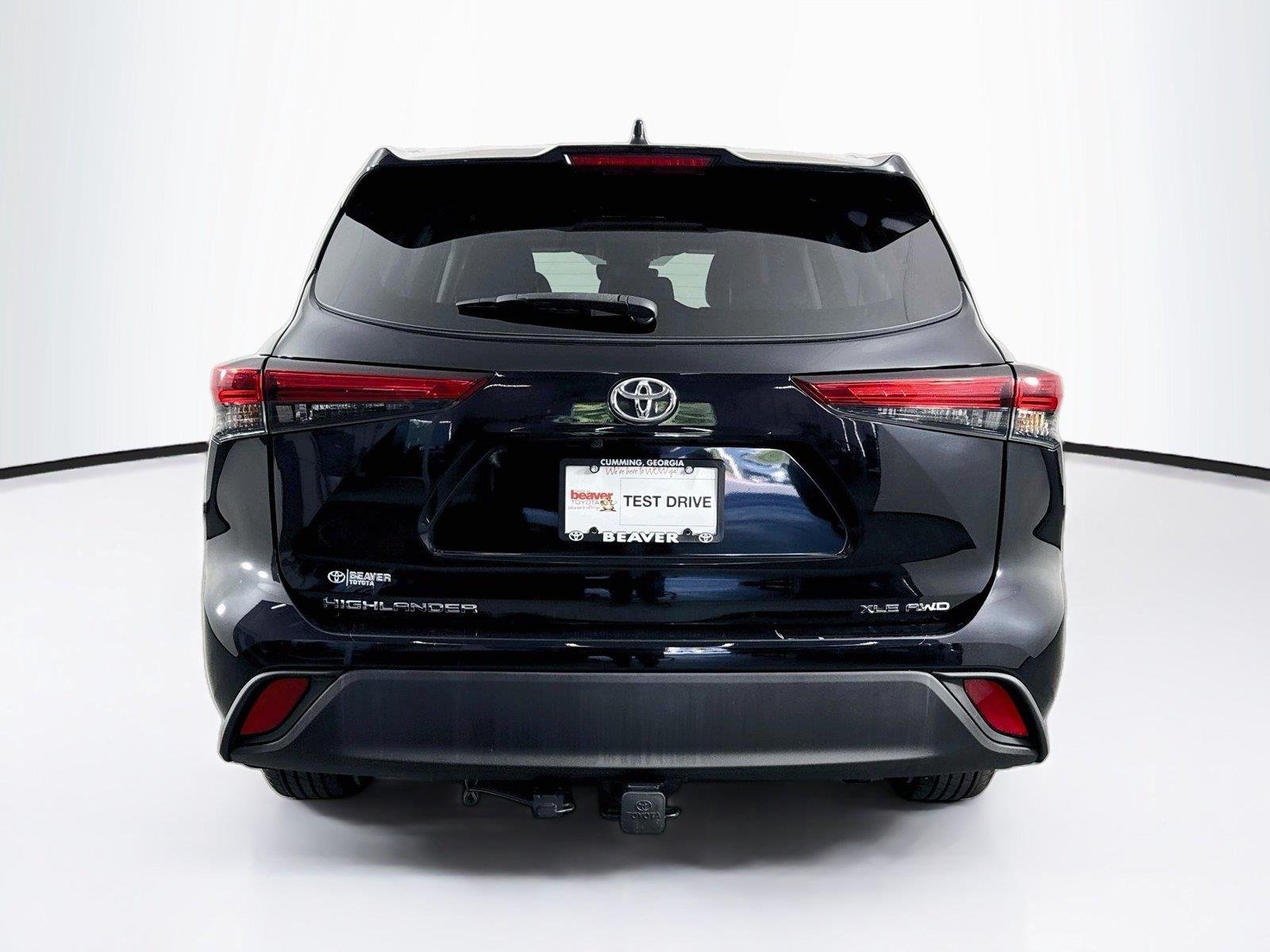 Used 2022 Midnight Black Metallic Toyota XLE image 11