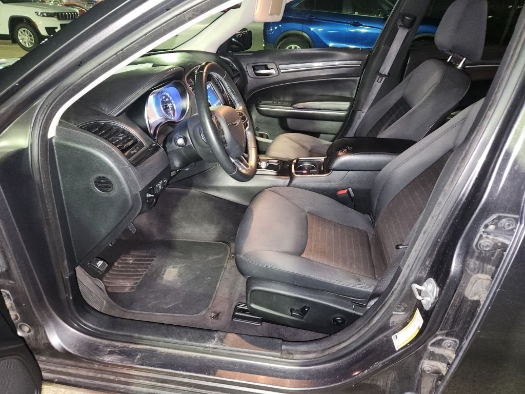 Used 2018 Gray Chrysler Touring image 1