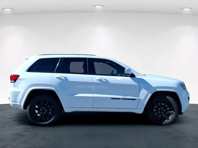 Used 2021 White Jeep Laredo X image 5