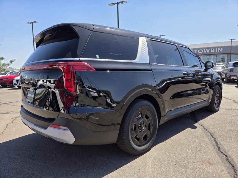 New 2026 Aurora Black Pearl Kia LXS image 3