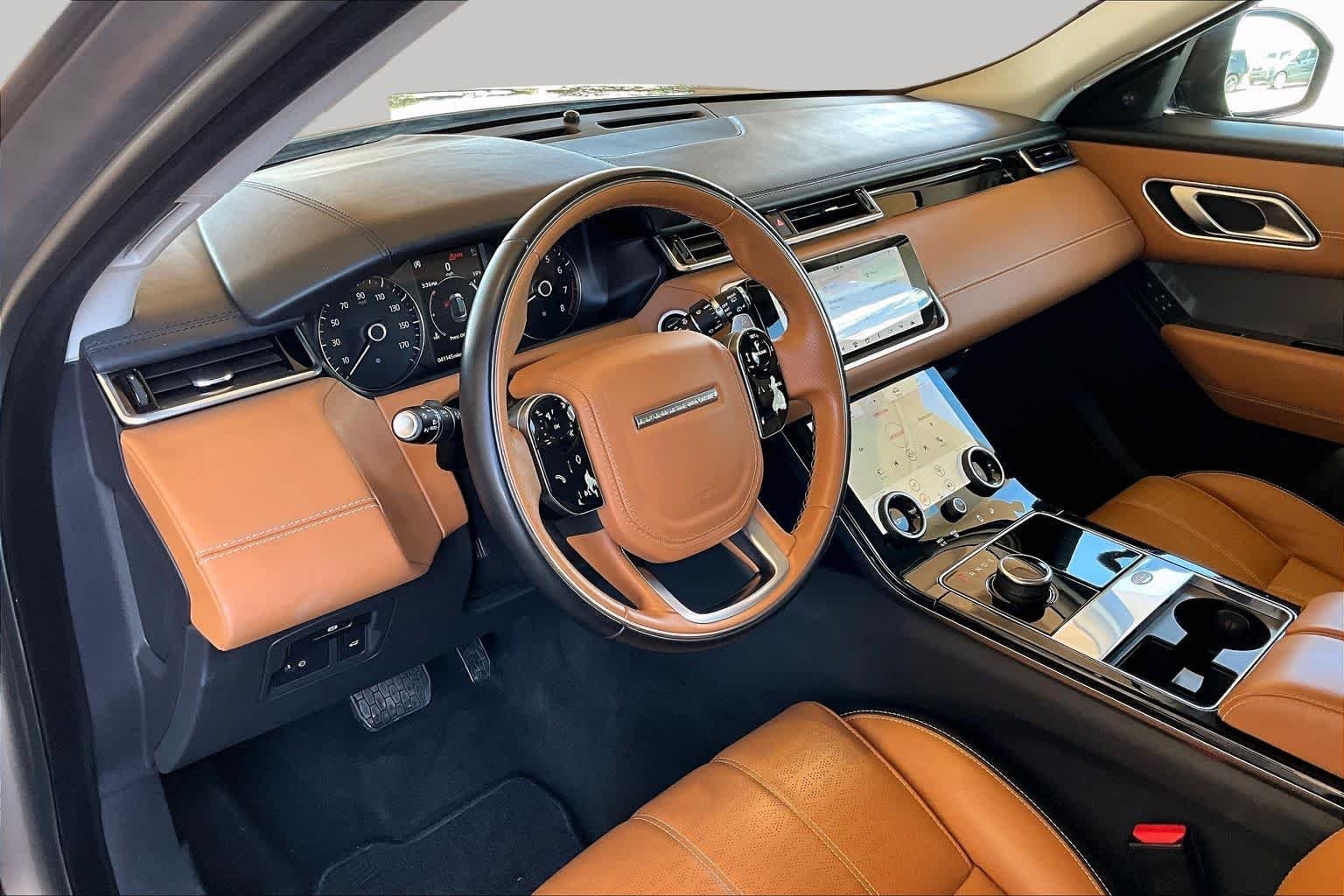 Used 2019 Kaikoura Stone Metallic Land Rover S image 18