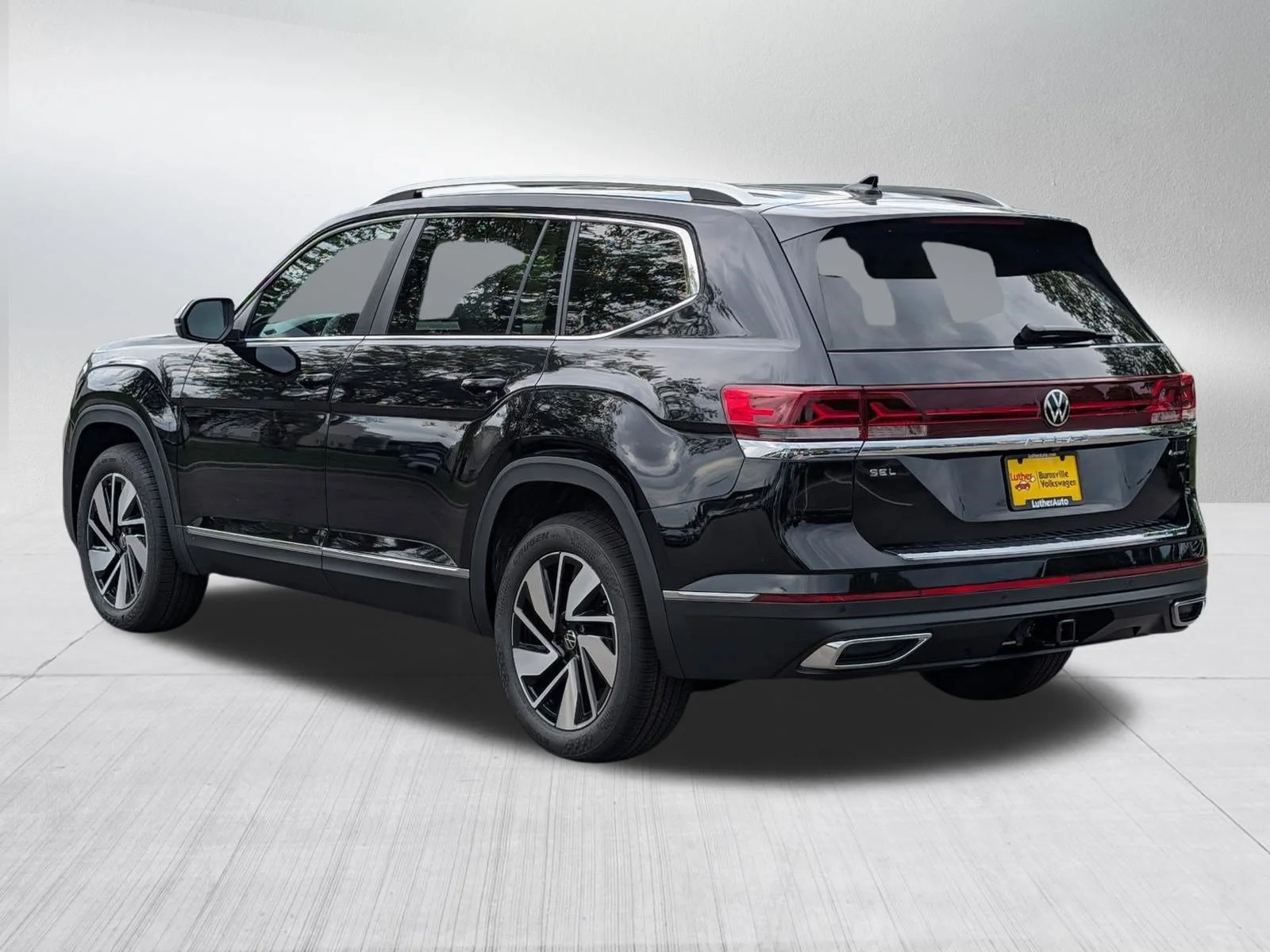New 2026 Deep Black Pearl Volkswagen 2.0T SEL image 3