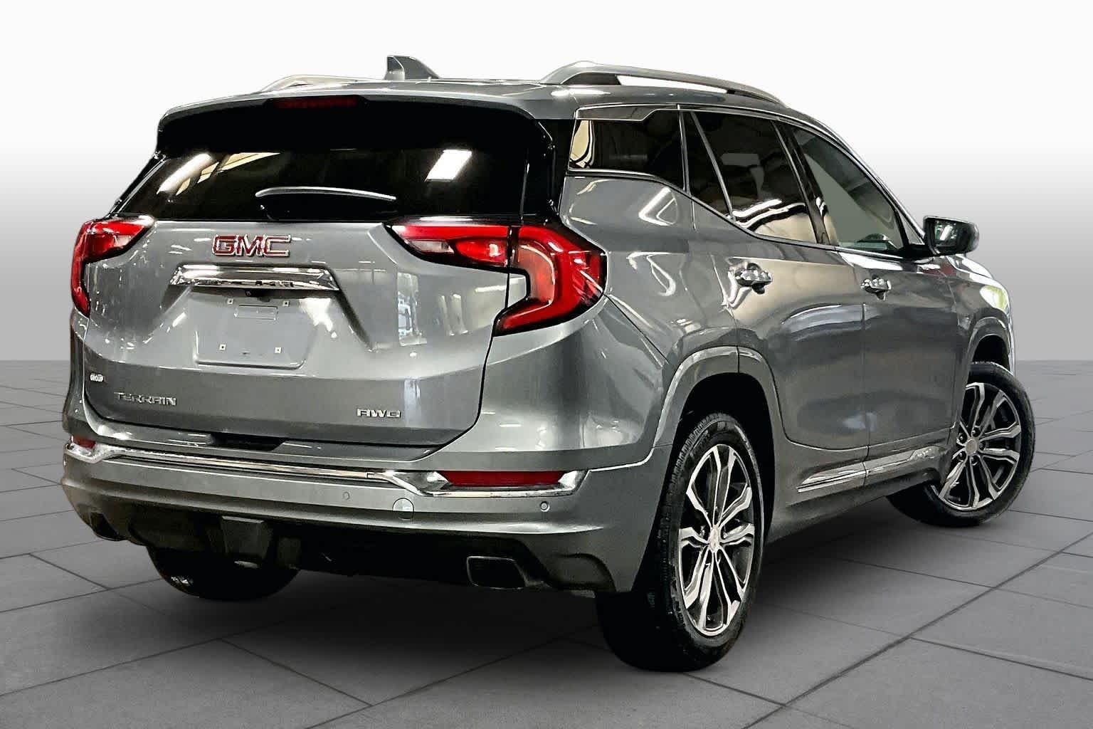 Used 2020 Satin Steel Metallic GMC Denali image 13