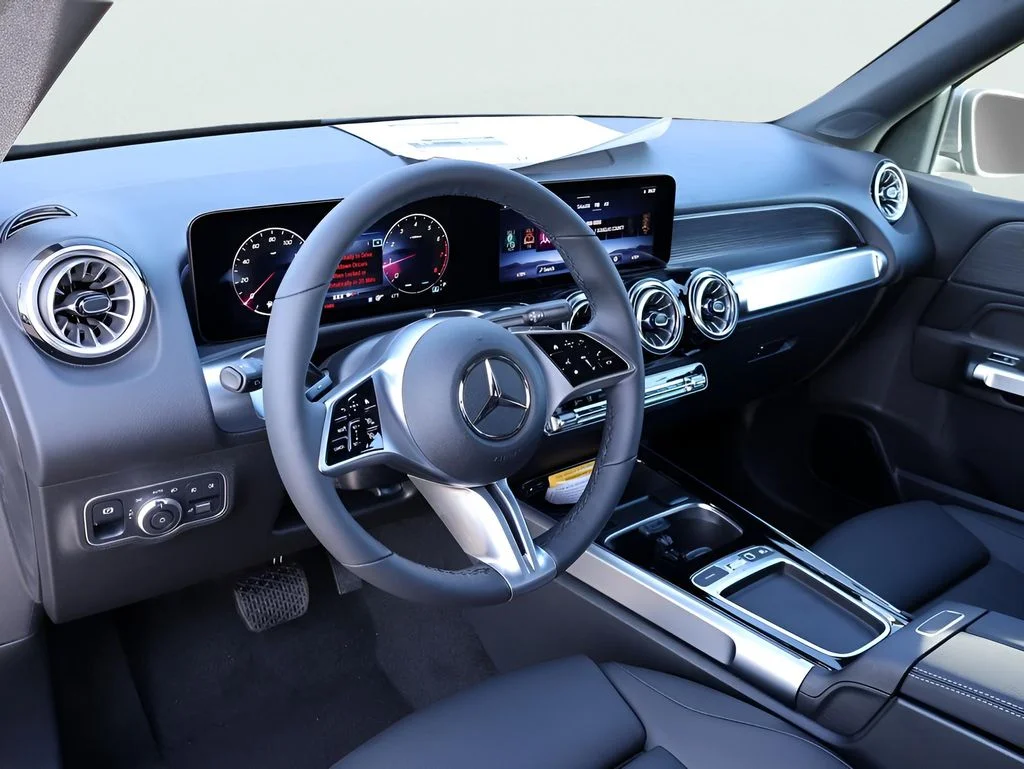 Certified Used 2026 Mountain Gray Metallic Mercedes-Benz GLB 250 image 19