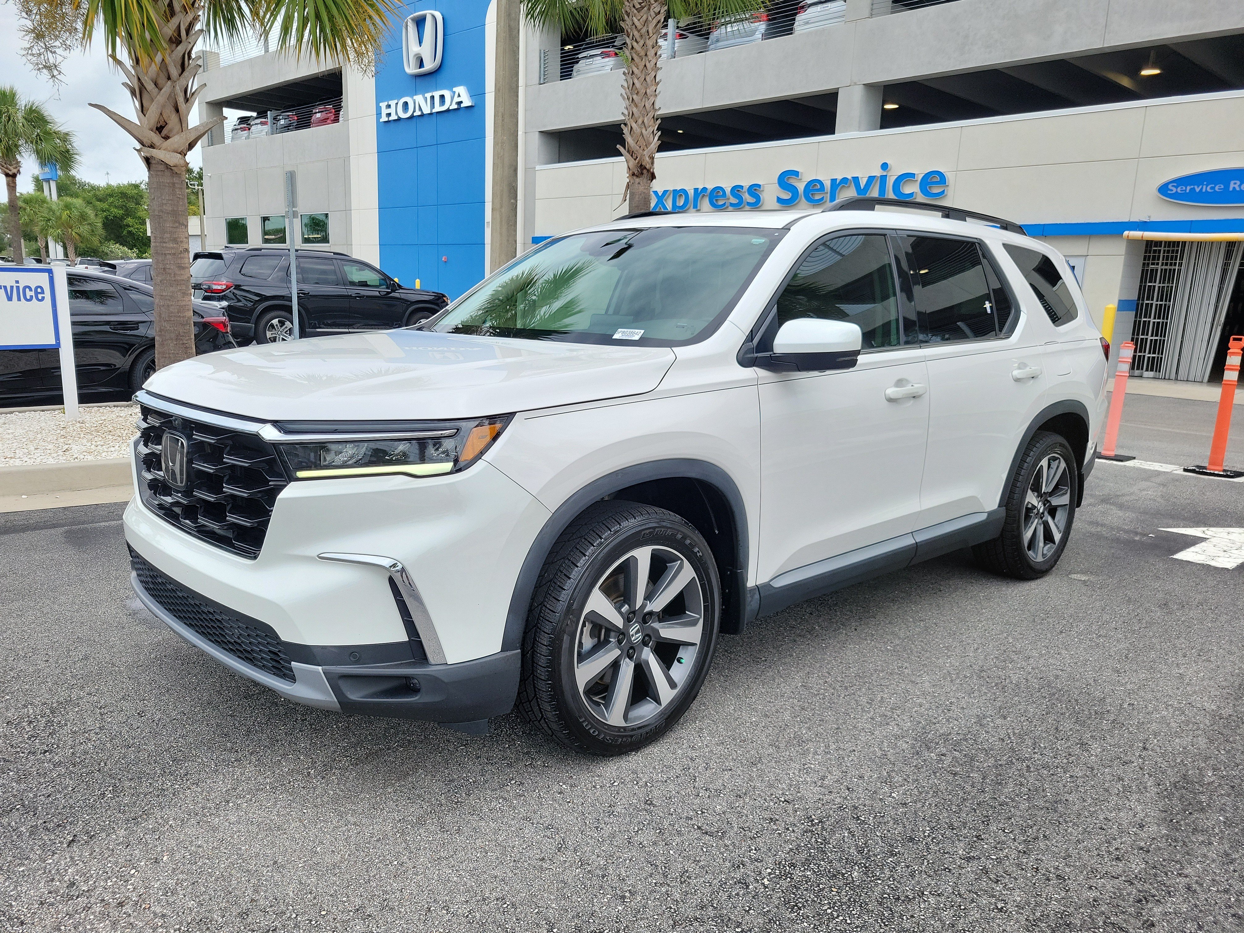 Certified Used 2023 Platinum White Pearl Honda AWD ELITE image 44