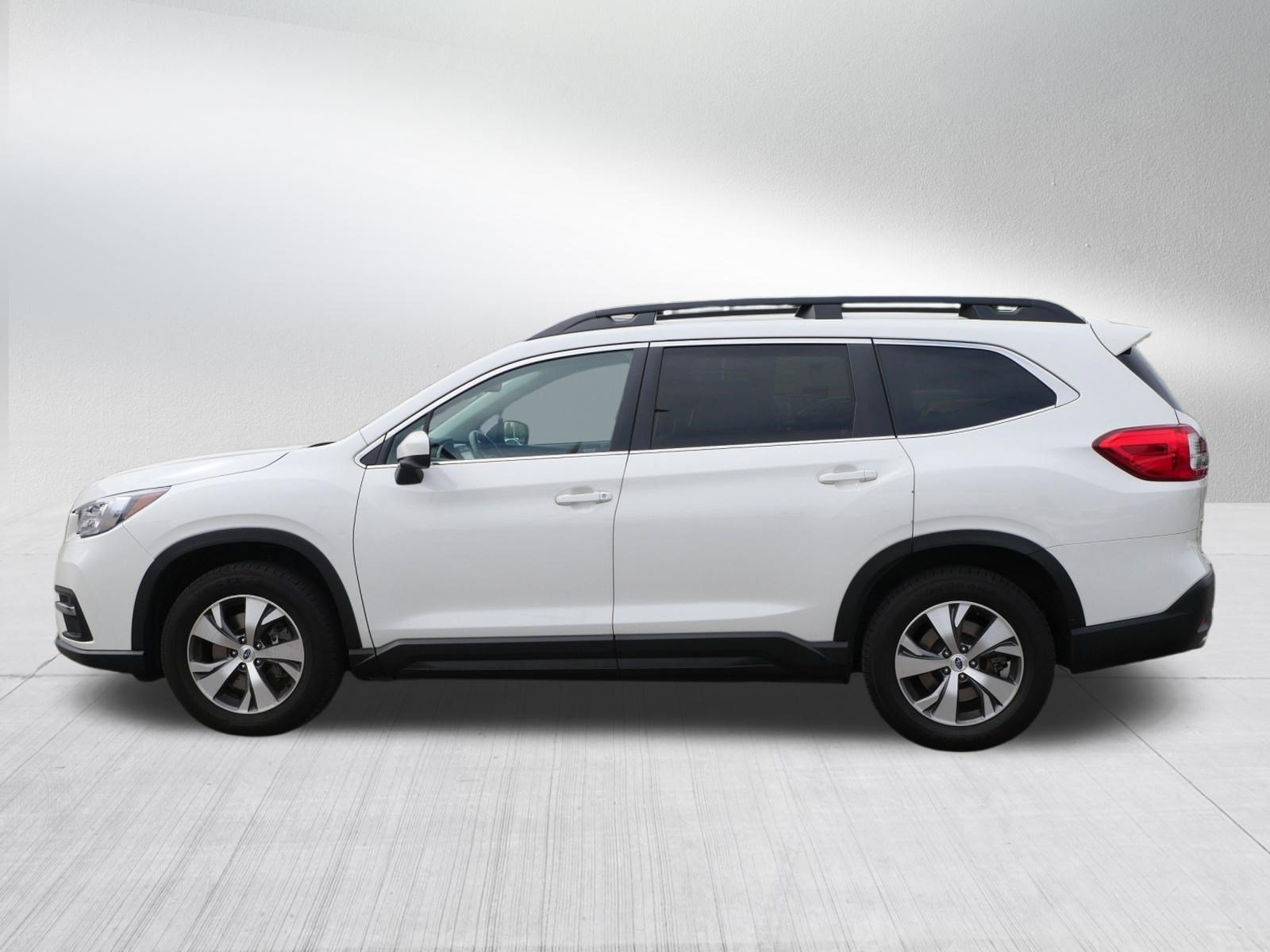 Used 2022 Crystal White Pearl Subaru Premium image 4