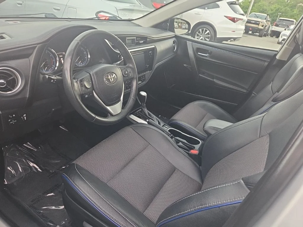 Used 2017 Silver Toyota SE image 3