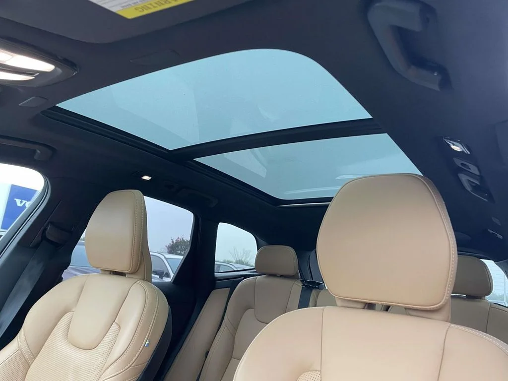 Certified Used 2024 Denim Blue Volvo Ultimate image 9