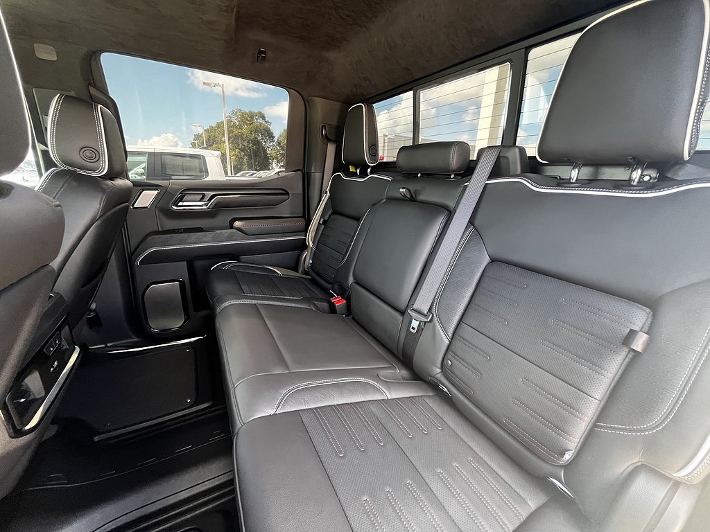 2025 GMC Sierra 1500 AT4X - Photo 10