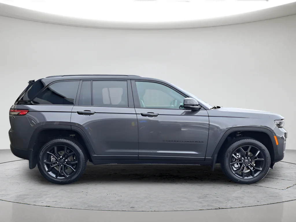 New 2025 Baltic Gray Metallic Clear-Coat Exterior Paint Jeep Limited image 2