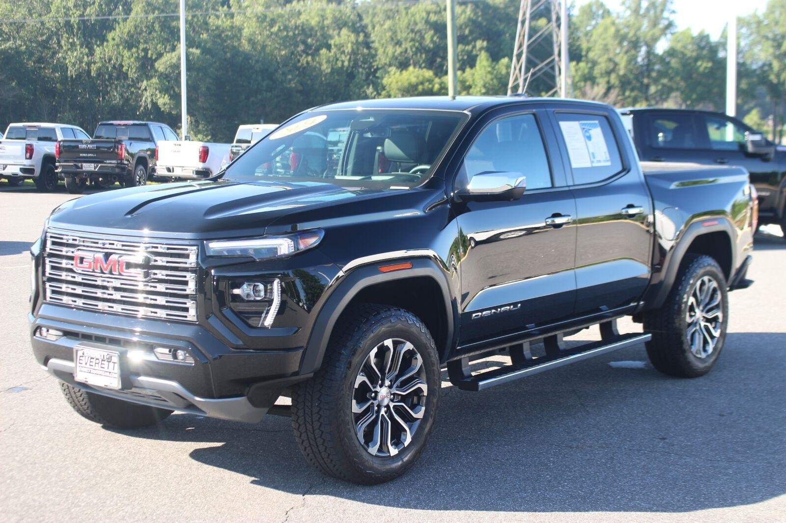 Used 2024 Onyx Black GMC Denali image 3