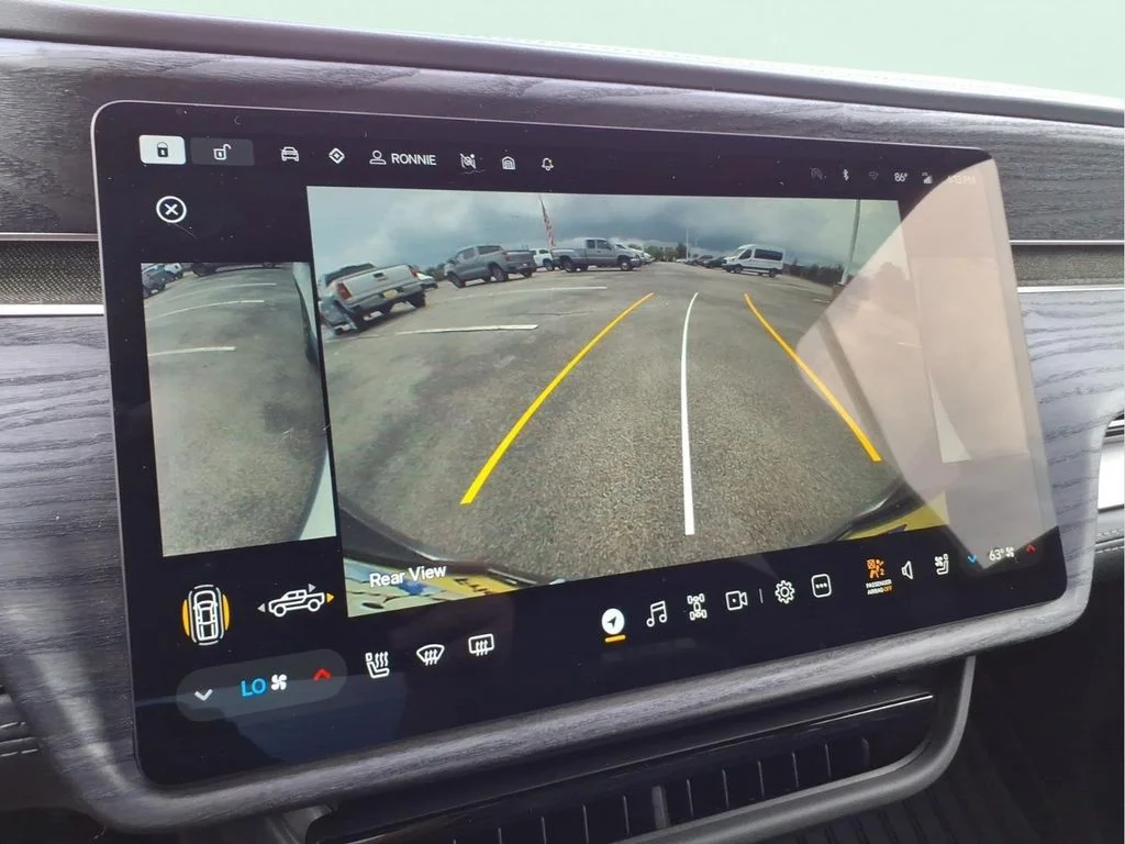 Used 2022 White Rivian Adventure image 22