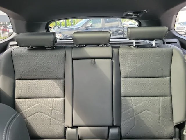 Used 2025 Silver BMW xDrive28i image 27